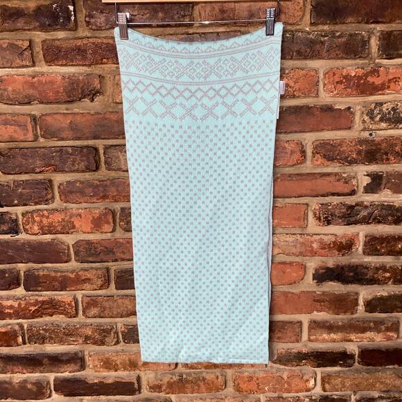 New NWT New York & Company Blue Gray Printed Knit Infinity Scarf Women's - Picture 1 of 5